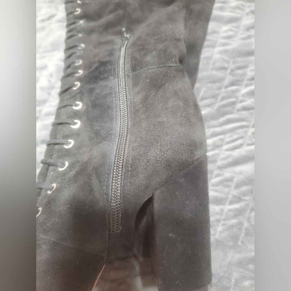 Women boots - Picture 2 of 5